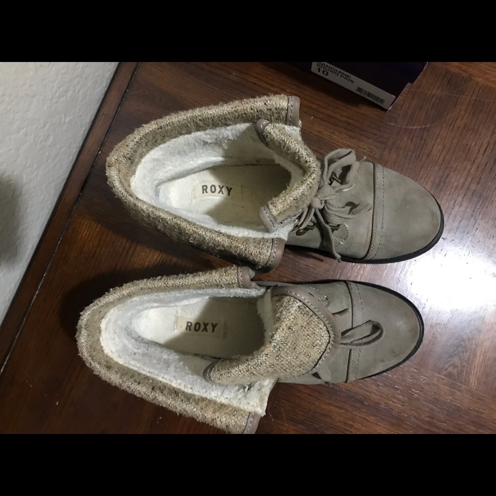 Roxy boots